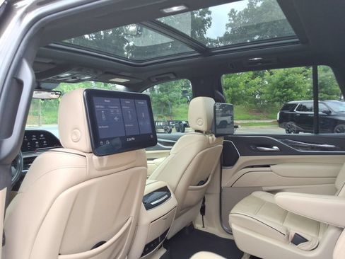 Certified 2021 Cadillac Escalade Premium Luxury AWD/4WD image 19