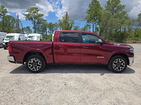 Used 2025 RAM 1500 Laramie AWD/4WD image 3