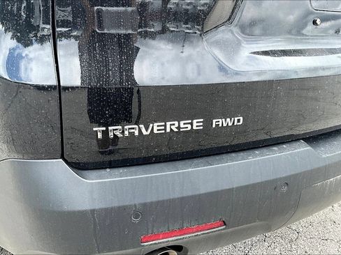 Used 2021 Chevrolet Traverse LT AWD/4WD image 9