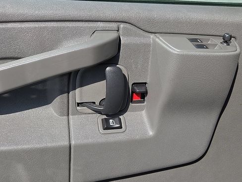 Used 2025 Chevrolet Express 2500 w/ Driver Convenience Package RWD image 13
