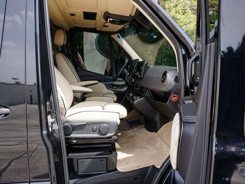 Used 2021 Mercedes-Benz Sprinter 3500 image 46