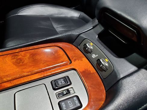 Used 2006 Lexus SC 430 Convertible RWD image 31