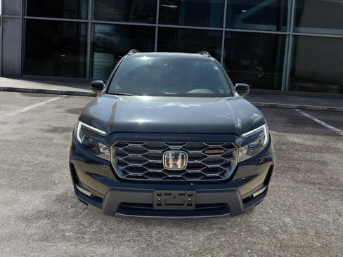 Used 2023 Honda Passport TrailSport image 2