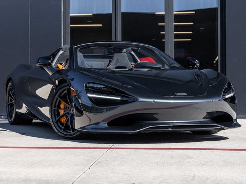 Used 2024 McLaren 750S Spider RWD image 3