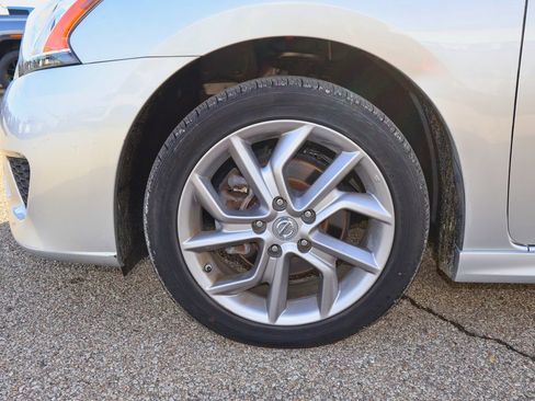 Used 2015 Nissan Sentra SR w/ SR Premium Package image 30