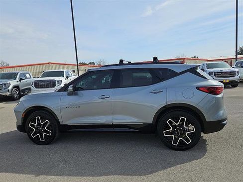 Used 2023 Chevrolet Blazer RS w/ Driver Confidence II Package image 2