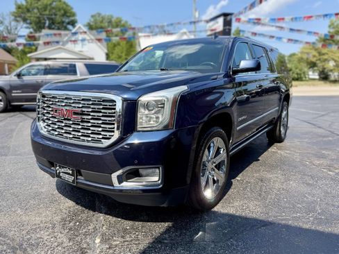 Used 2019 GMC Yukon XL Denali w/ Denali Ultimate Package AWD/4WD image 4