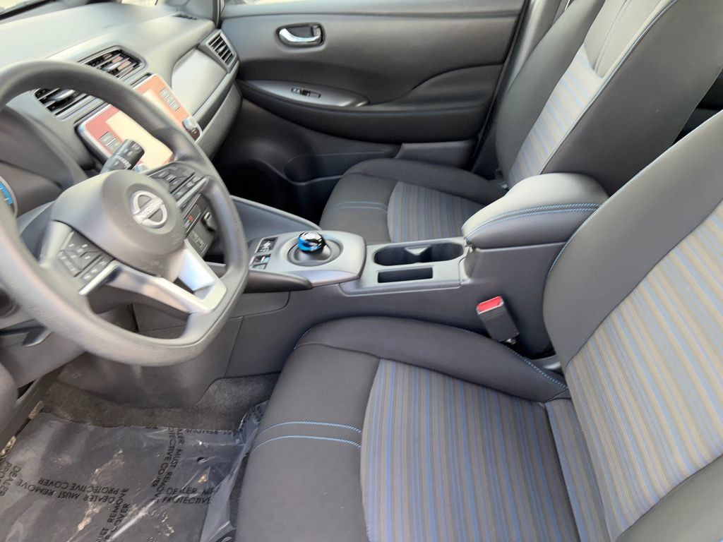 Used 2025 Nissan Leaf S w/ Protection Package FWD image 9