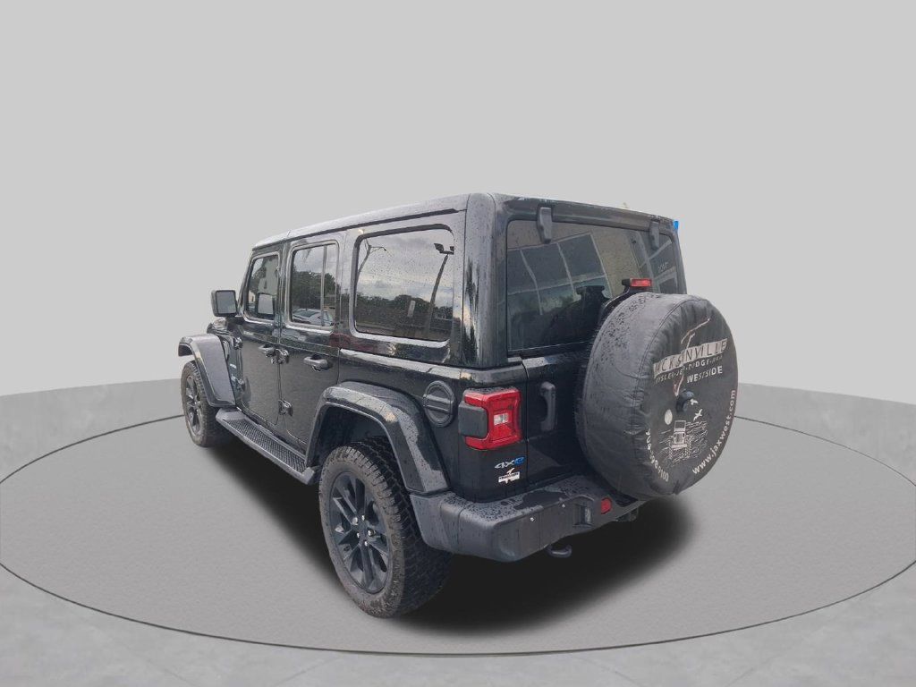 Used 2021 Jeep Wrangler Unlimited Sahara w/ Cold Weather Group AWD/4WD image 10