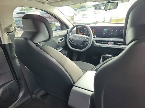 New 2026 Kia K4 LXS image 13