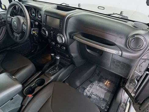Used 2018 Jeep Wrangler Unlimited Sport S AWD/4WD image 28
