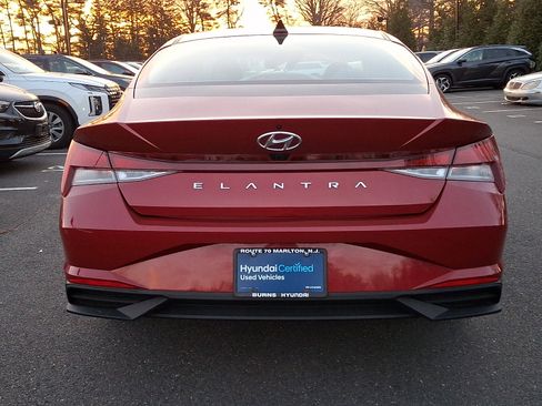 Certified 2023 Hyundai Elantra SEL w/ Preferred Accessory Package image 9