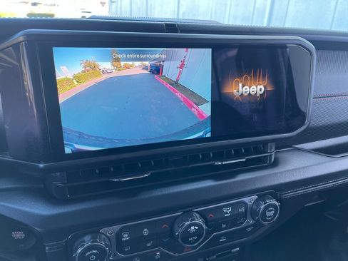 New 2026 Jeep Wrangler Unlimited Rubicon AWD/4WD image 32