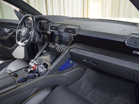 Used 2023 Lamborghini Urus S image 23