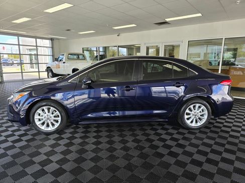 Used 2020 Toyota Corolla XLE w/ Carpet Mat Package (TMS) image 6