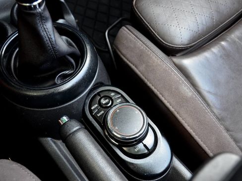 Used 2018 MINI Cooper S image 22