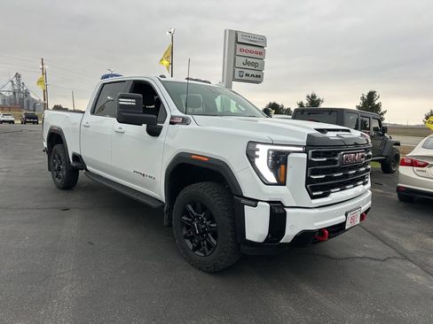 Used 2025 GMC Sierra 2500 AT4 w/ Technology Package image 2