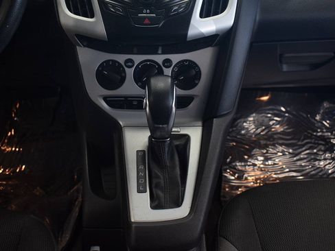 Used 2013 Ford Focus SE FWD image 22