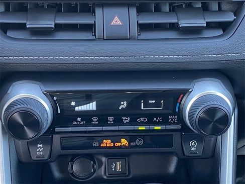 Certified 2025 Toyota RAV4 LE image 30