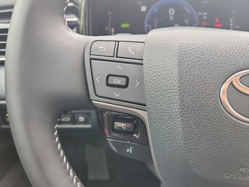 Certified 2025 Toyota Camry SE w/ Convenience Package AWD/4WD image 18