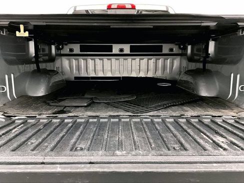Used 2018 Chevrolet Silverado 1500 LT w/ All Star Edition AWD/4WD image 33