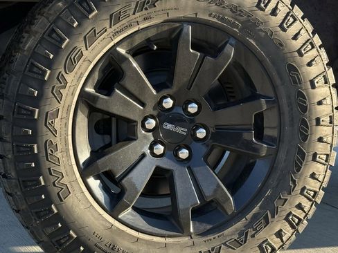 Certified 2022 GMC Canyon AT4 image 9