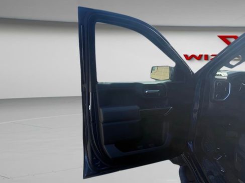 Used 2021 Chevrolet Silverado 1500 RST image 9