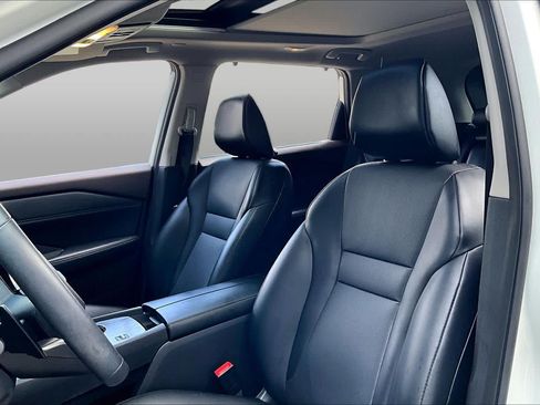 Used 2023 Nissan Rogue SV w/ SV Premium B Package FWD image 8