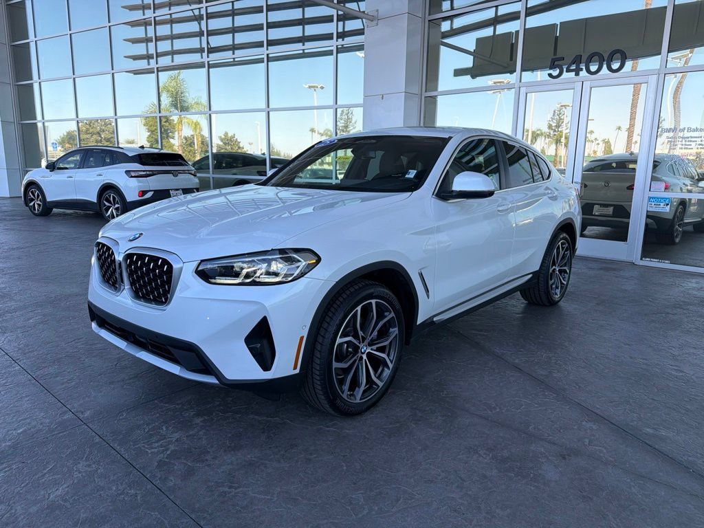 Used 2025 BMW X4 xDrive30i w/ Premium Package AWD/4WD image 1