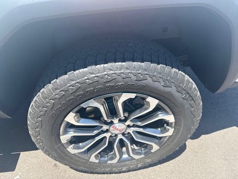 Used 2024 GMC Canyon Denali AWD/4WD image 11