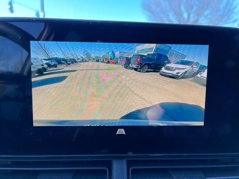 Used 2025 Chevrolet Trax RS w/ Driver Confidence Package image 9