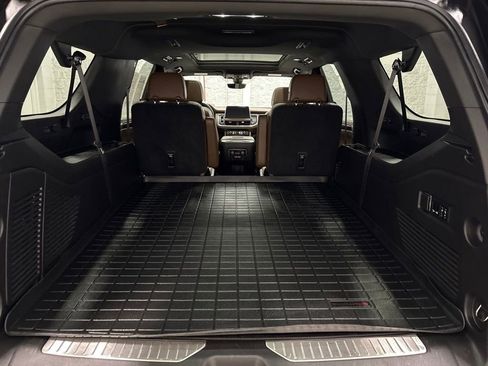 Used 2021 Chevrolet Suburban High Country w/ Premium Package AWD/4WD image 35