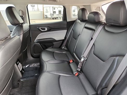 Used 2022 Jeep Compass Latitude w/ Convenience Group image 9