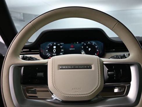 Used 2025 Land Rover Range Rover Autobiography image 10