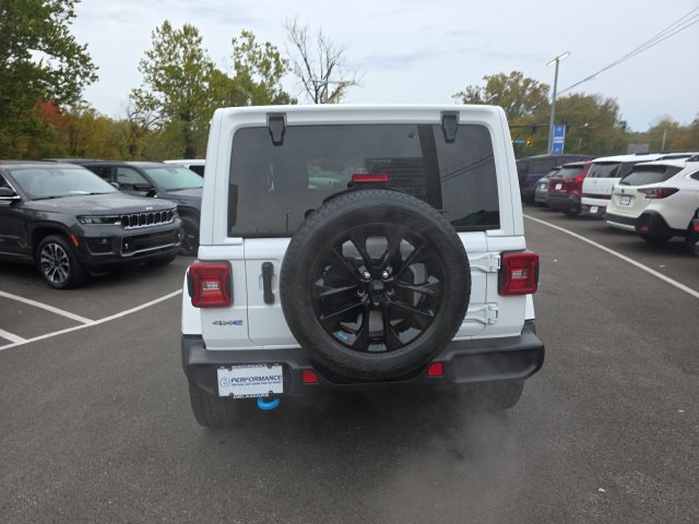 Used 2022 Jeep Wrangler Unlimited Sahara w/ Cold Weather Group AWD/4WD image 20