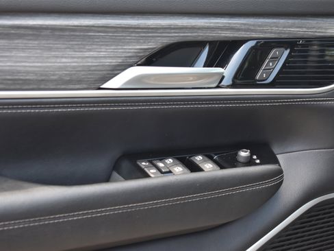 Used 2024 Jeep Wagoneer L Series II w/ Premium Group I image 26