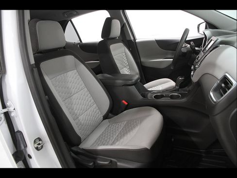 Certified 2021 Chevrolet Equinox LS AWD/4WD image 17