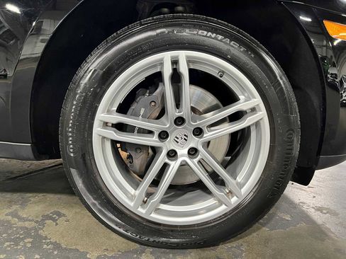 Used 2024 Porsche Macan image 18