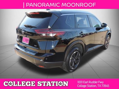 Used 2024 Nissan Rogue SV w/ SV Premium Package FWD image 4