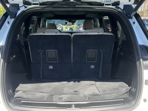 Used 2025 Jeep Grand Cherokee L Limited w/ Luxury Tech Group II image 23