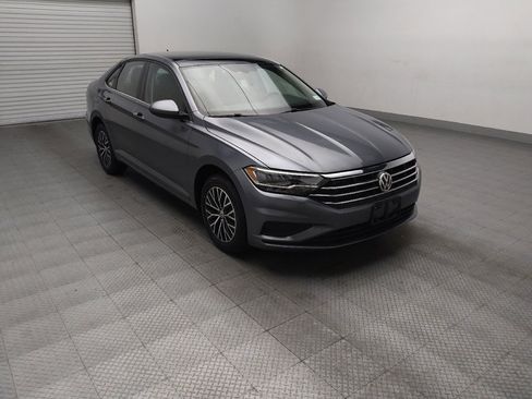 Used 2021 Volkswagen Jetta SE w/ SE Cold Weather Package FWD image 13