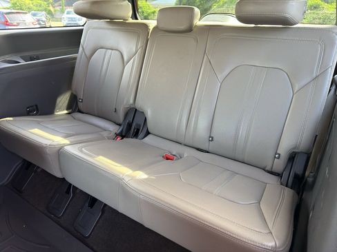 Used 2020 Ford Expedition Limited RWD image 26