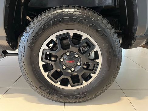 Used 2025 Toyota Tacoma TRD Off-Road w/ TRD Off Road Premium Package AWD/4WD image 11