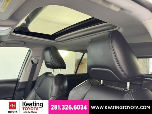 Used 2022 Toyota RAV4 XLE Premium FWD image 19