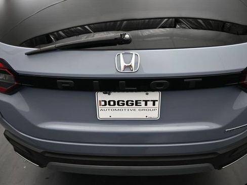 Certified 2023 Honda Pilot Touring image 16