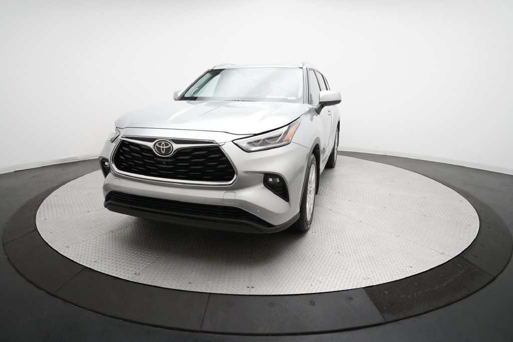 Used 2021 Toyota Highlander Limited AWD/4WD image 12