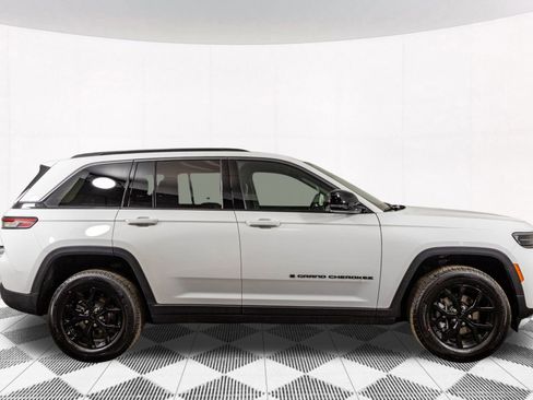 New 2026 Jeep Grand Cherokee Altitude AWD/4WD image 15