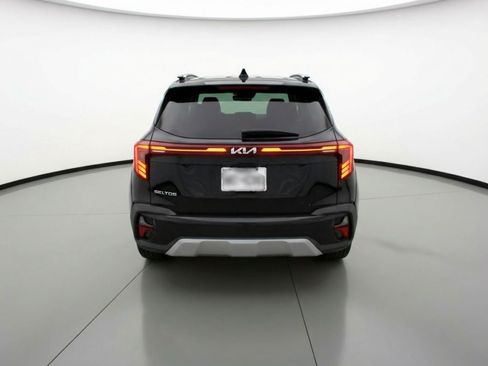 Used 2025 Kia Seltos S FWD image 7