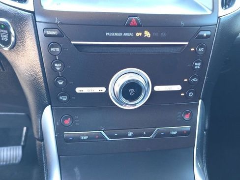 Used 2019 Ford Edge Titanium image 22