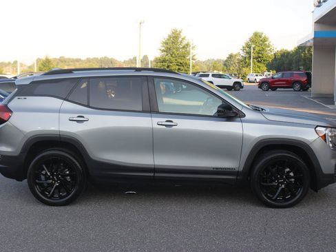 Used 2023 GMC Terrain SLE w/ Driver Convenience Package AWD/4WD image 8